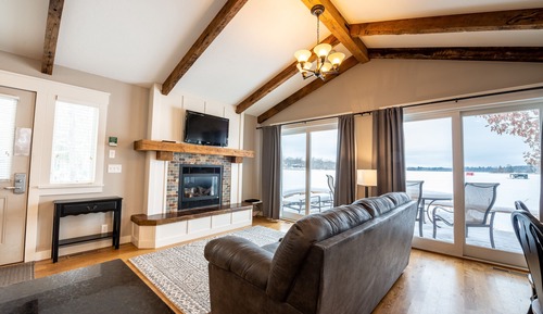 Superior Room, 1 King Bed, Lake View