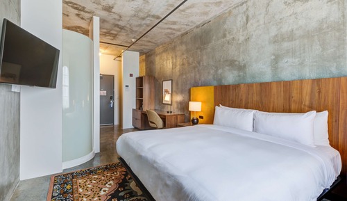 Room, 1 King Bed, Accessible (Roll-In Shower)