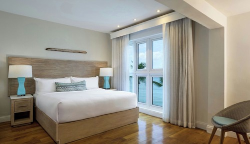Ocean Front Split Room, Guest room