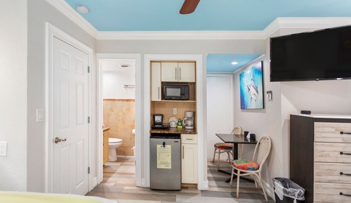 Standard Room: 2 Double Beds