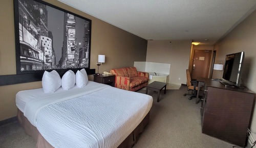 Upgraded, Room, 1 Queen Bed, Jetted Tub