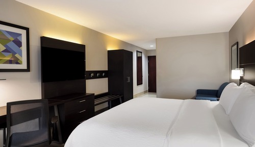 Suite, 1 King Bed (Communication)