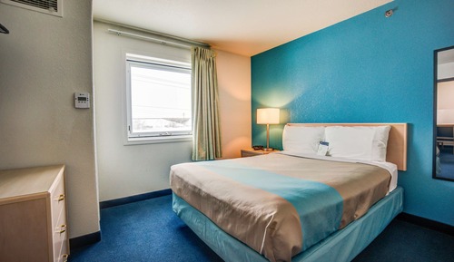 Standard Room, 1 Queen Bed, Non Smoking