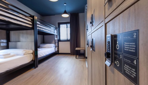 Shared Dormitory, Mixed Dorm (1 bed in a shared room for 6 persons)