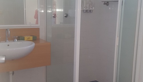 Self Contained Apartment with separated bedroom - 4 pax