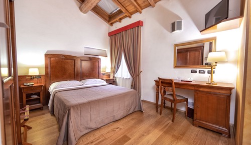 Basic Room, 1 Large Twin Bed