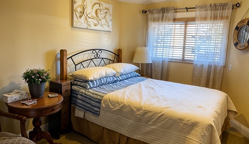 Economy Room, 1 Queen Bed, Courtyard View
