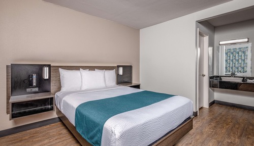 Standard Room, 1 Queen Bed, Non Smoking
