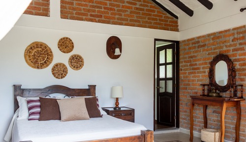 Traditional Suite, Refrigerator, Pool View