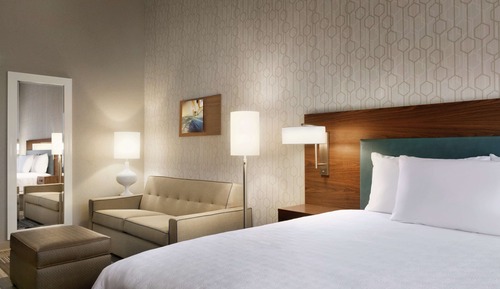 Studio, 1 King Bed, Accessible, Bathtub