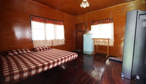Bungalow with River View