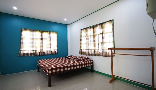 8 Bedroom Home