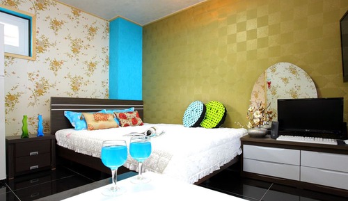 Double Room (huey)