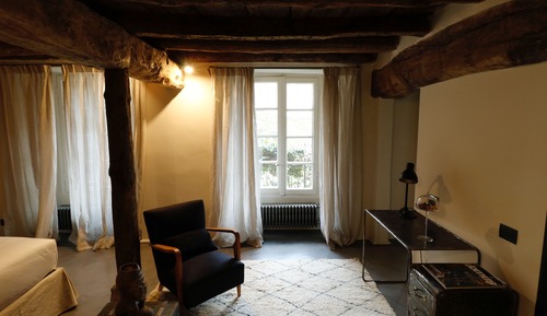 Double Room (I Baséj)