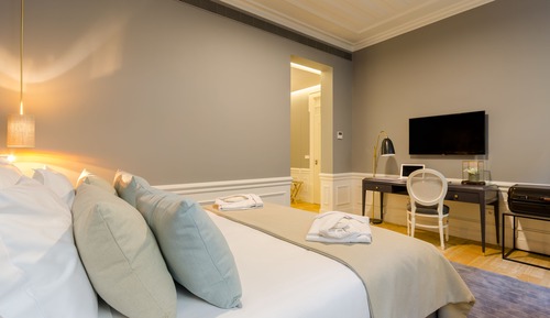 Family Room, Connecting Rooms, City View