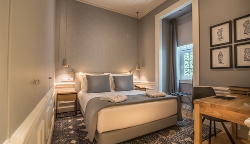 Junior Room, Courtyard View