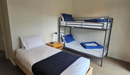 Cabin, 2 Bedrooms (with 1 Queen Bed and 3 Single Beds)
