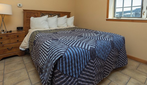 Small Queen Suite 13