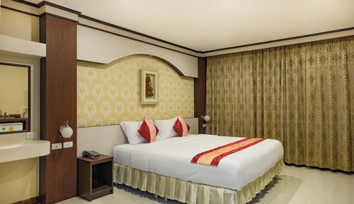 Premier King Room with Bathtub