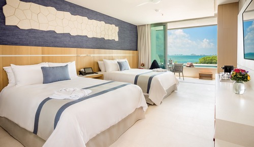 Preferred Club Deluxe Ocean View Plunge Pool 2 Queens
