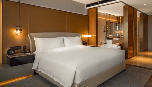 Premium Room, 1 King Bed (Club Lounge Access)