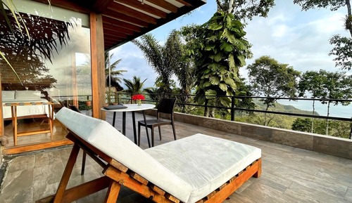 Rooftop 1, Vista Al Mar