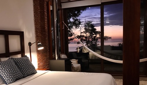 Rooftop 2, Vista Al Mar