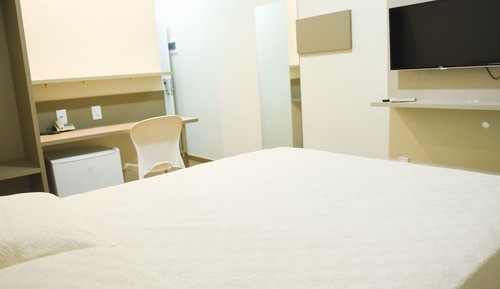 Deluxe Room, 1 Queen Bed, Non Smoking, Private Bathroom