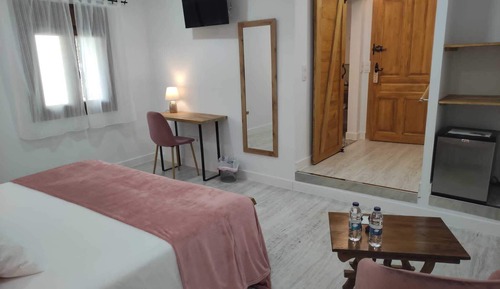 Room, 1 Queen Bed, Courtyard View