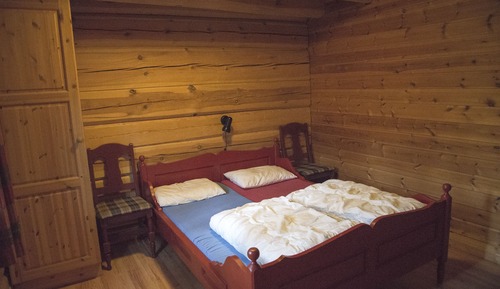 Basic Bungalow, 2 Bedrooms (linen and towels not included)