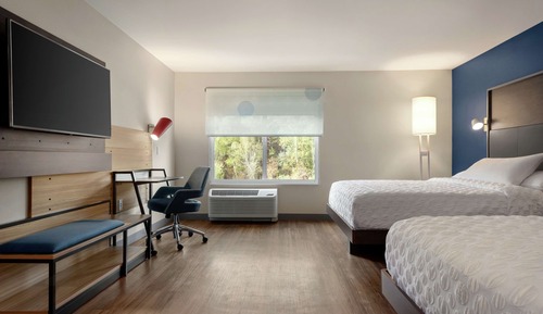 Room, 2 Queen Beds, Accessible, Bathtub
