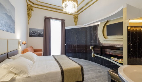 Junior Suite, 1 Queen Bed