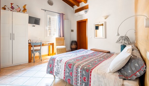 Double or Twin Room (Magnolia)