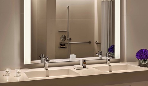 Deluxe Room, 1 King Bed, Non Smoking, Terrace (Mobility Accessible, Tub)