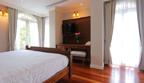 Jacuzzi Suite River View