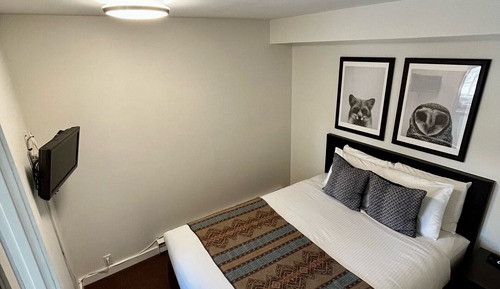Suite, 2 Bedrooms (Not Pet Friendly)