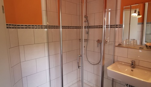 Economy Double Room, Ensuite (10)