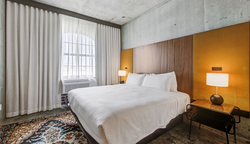 Deluxe Room, 1 King Bed, Accessible (Hearing)