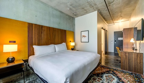 Room, 1 King Bed, Accessible (Hearing)