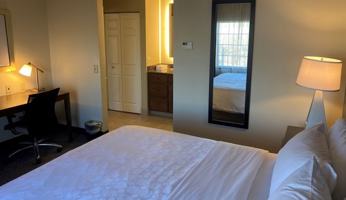 Suite, 1 King Bed, Kitchen (Dining Area)