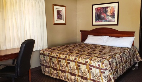 Standard Room, 1 King Bed, Non Smoking, Refrigerator & Microwave