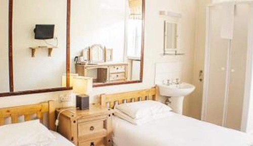 Standard Twin En-suite