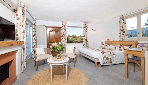 Suite, Sea View