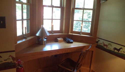 Standard Suite, 1 Queen Bed, Non Smoking, Fireplace (1st Floor)