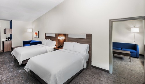Suite, 2 Queen Beds (Office Area)
