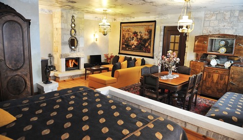 Gallery Suite, Multiple Beds, Jetted Tub, Partial Lake View (65 m²)