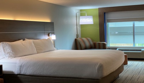 Standard Room, 1 King Bed