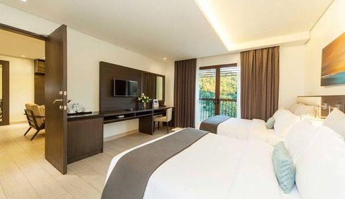 Family Suite, 2 Bedrooms, Golf View, Garden Area