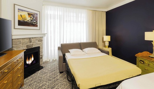 Studio, 1 King Bed with Sofa bed, Non Smoking, Courtyard View