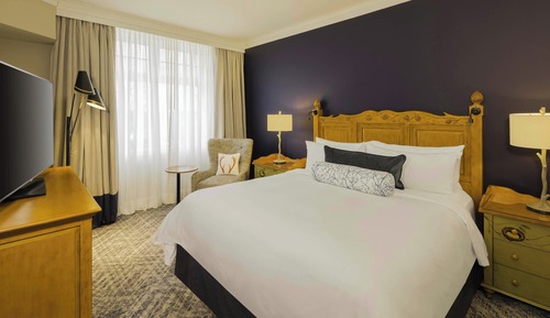 Suite, 1 Bedroom, Fireplace, Courtyard View